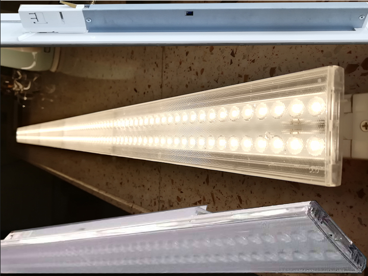 Led Linear Track Lighting for Retail Shop