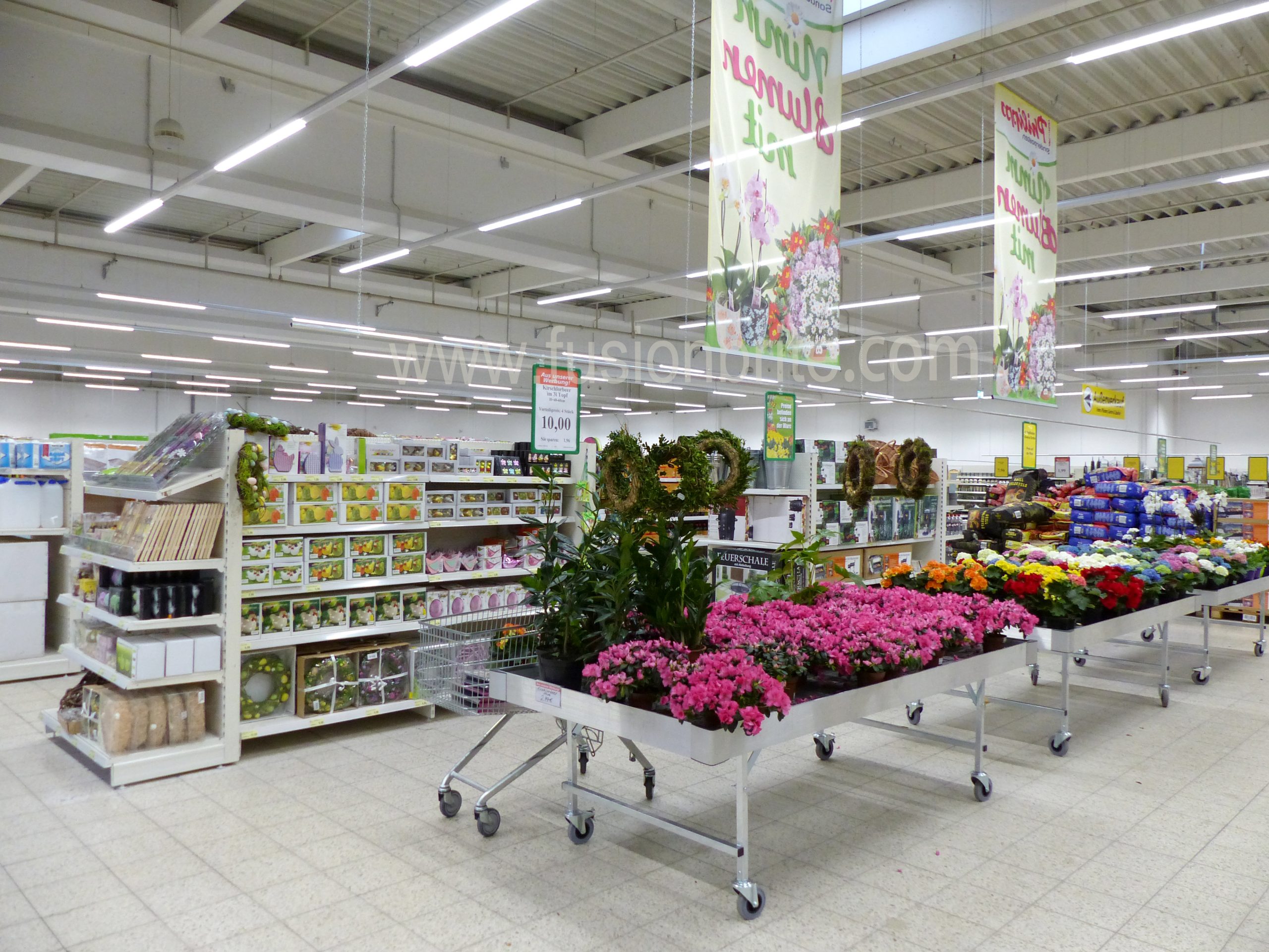 How supermarkets can create the right LED linear lighting that can bring a pleasant shopping experience to customers