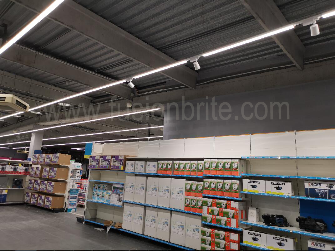 led track linear light for retail shop